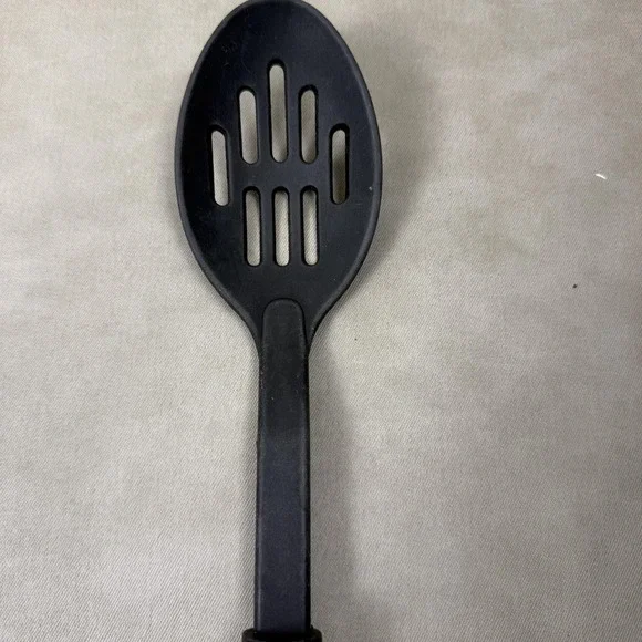 Nylon Slotted Spoon Wood Handle Heat Resistant 210C 410F Kitchen Tool Black - Picture 2 of 7